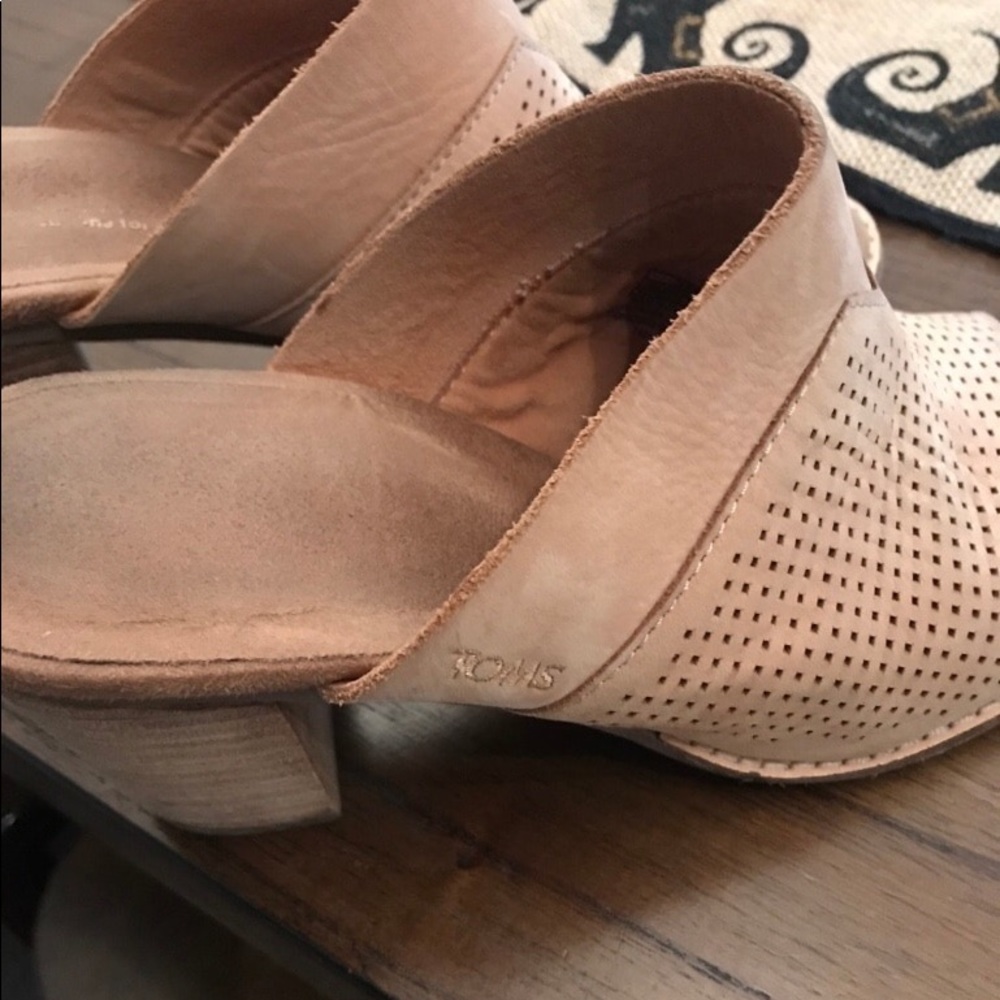 Toms shoes